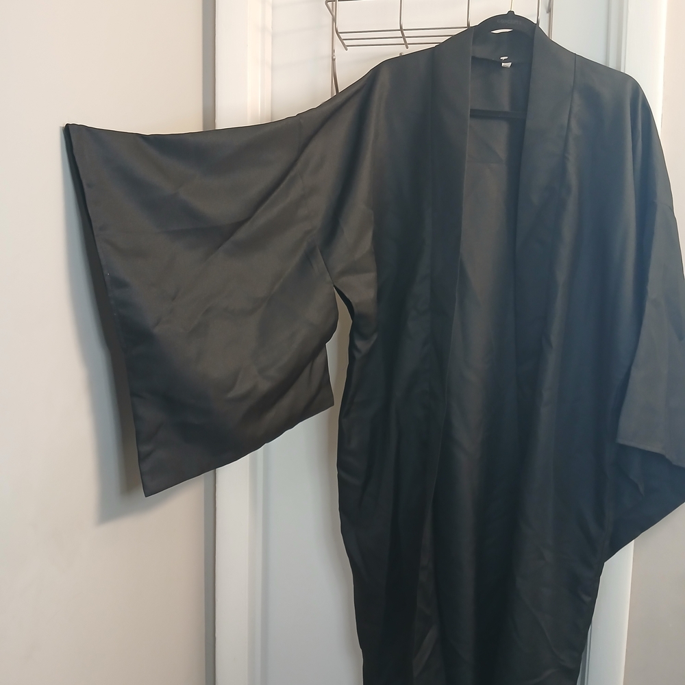 New! Black Dramatic Sleeve Open Front Kimono Robe 3X NWOT